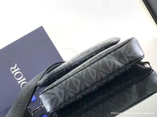 Tony Luxuries Saddle Triple diro Pouch 0330